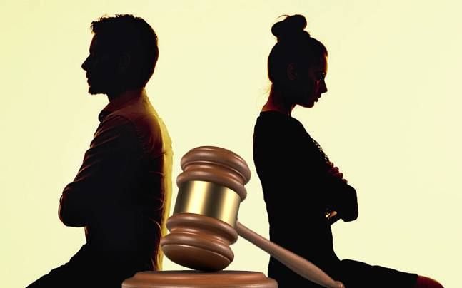 divorce lawyer in tis hazari court delhi